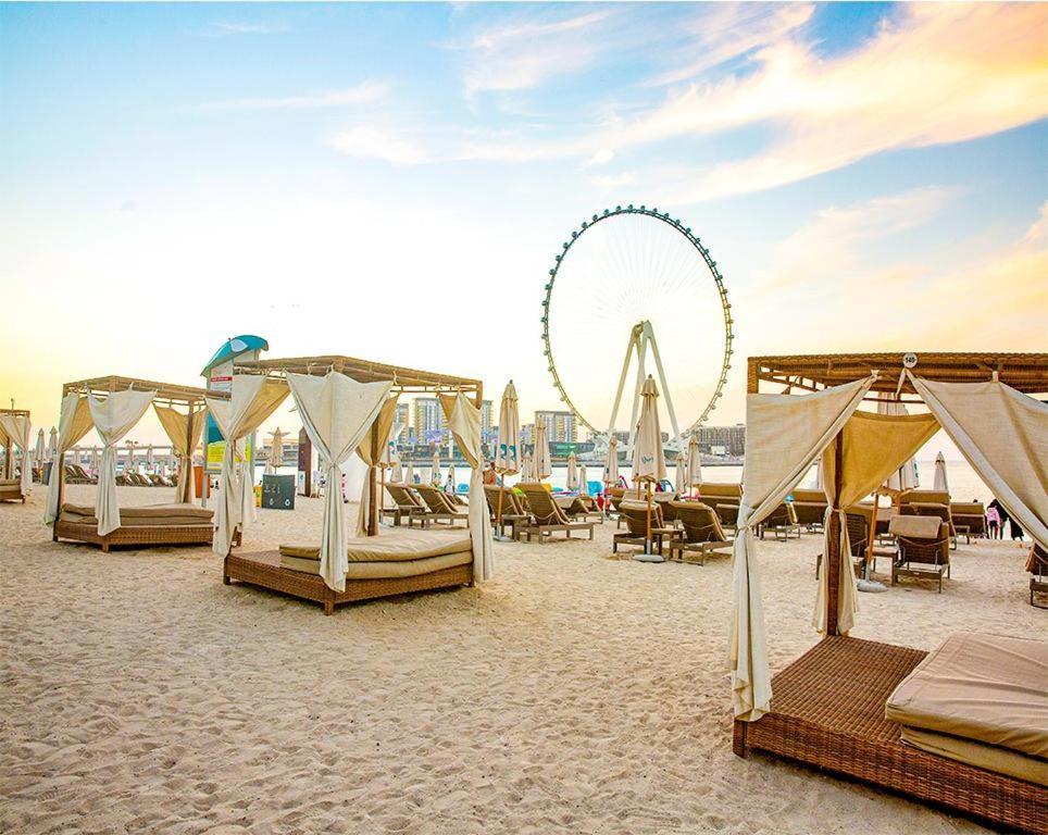 Success Luxury Apartment - 5 Min Away Marina Corniche - Free Housekeeping Provided Everyday-24-7 Staff Available For Services Dubaj Kültér fotó